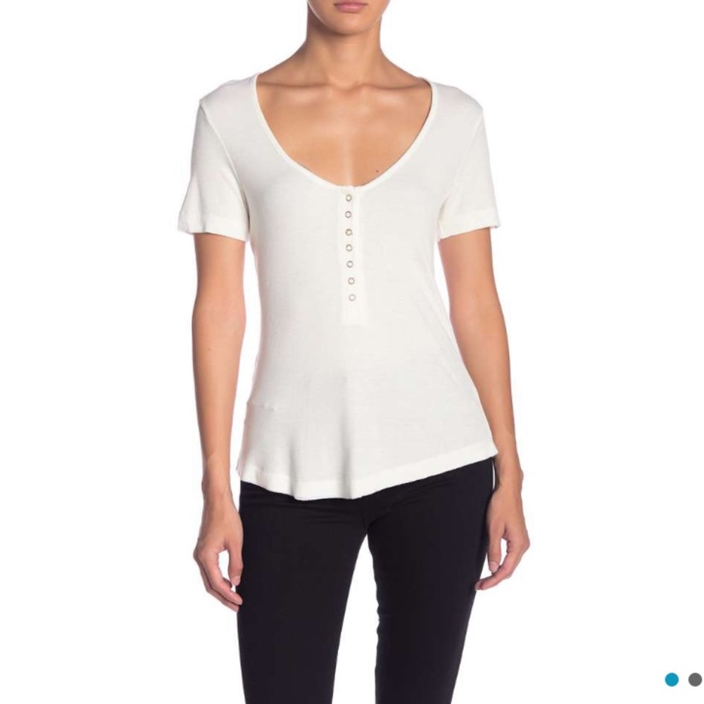 NWOT Socialite Front Snap Button Tee Size S